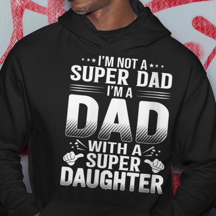 Damen Kein Super Papa Ich Bin Papa Mit Einer Supertochteraterkind Mit-Ausschnitt Kapuzenpullover Lustige Geschenke