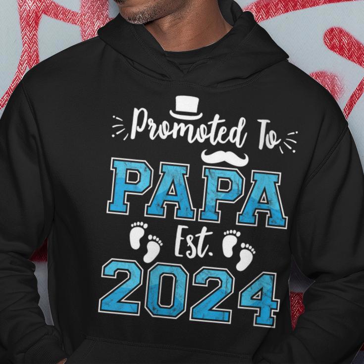 Damen New Dad Promoted To Papa Est 2024 Schwangerschaftsankündigung Mit-Ausschnitt Kapuzenpullover Lustige Geschenke