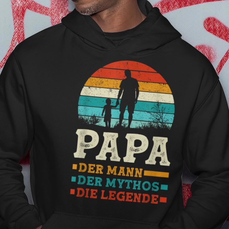 Der Mann Der Mythos Die Legende Father's Day Sayings Papa Kapuzenpullover Lustige Geschenke