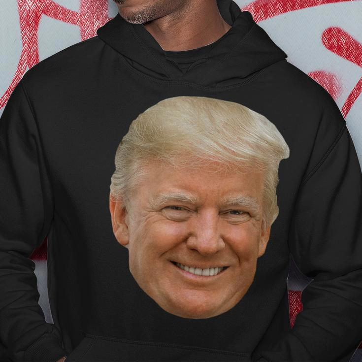 Donald J Trump Das Gesicht Des Präsidenten Auf Einem Meme Kapuzenpullover Lustige Geschenke