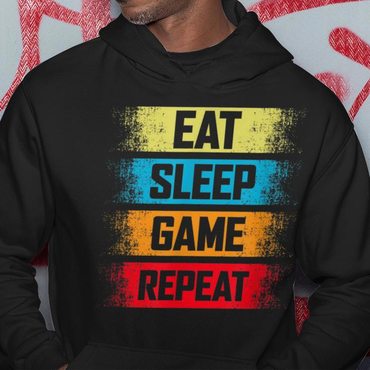 Eat Sleep Game Repeat Gaming Hoodie Lustige Geschenke
