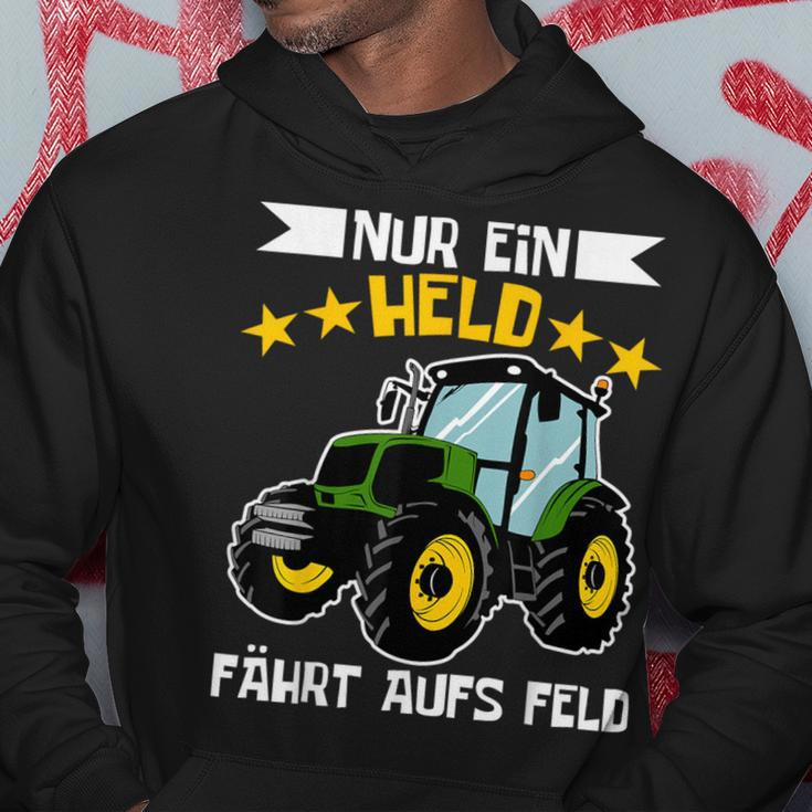 Farmer's Nur Ein Held Fahrt Auf S Feld German Language Hoodie Lustige Geschenke