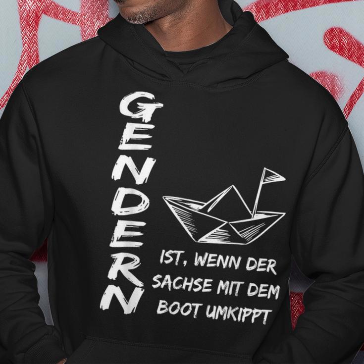 Gendern Ist Wenn Der Sachs Mit Dem Boot Herren Schwarz Hoodie Lustige Geschenke