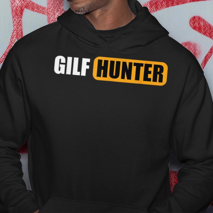 GILF Hunter Schwarzes Hoodie, Lustiges Design in Gelb und Weiß Lustige Geschenke