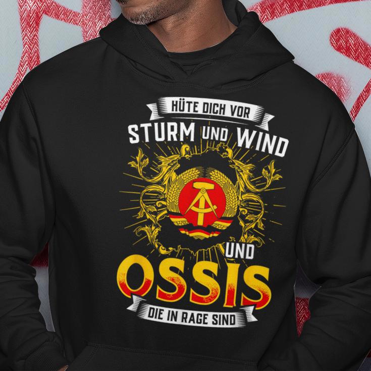 Hut Dichor Sturm Und Wind Und Ossis Die In Rage Sind S Kapuzenpullover Lustige Geschenke