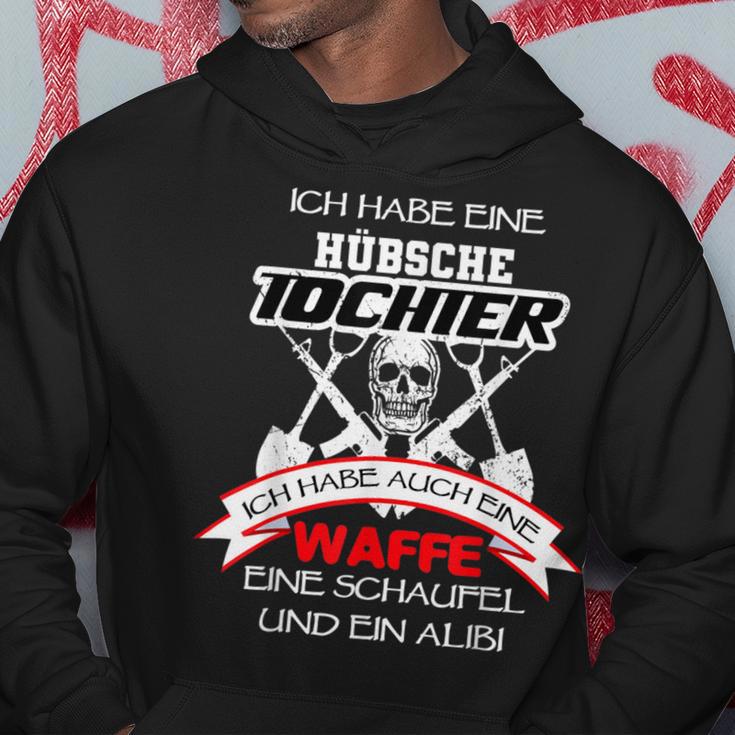 Ich Habe Eine Hübsche Tochter Eine Waffe Und Ein Alibibi Kapuzenpullover Lustige Geschenke