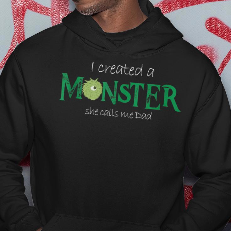 Ich Schuf Ein Monster Das Sie Mich Nennt Papaatertag Kapuzenpullover Lustige Geschenke