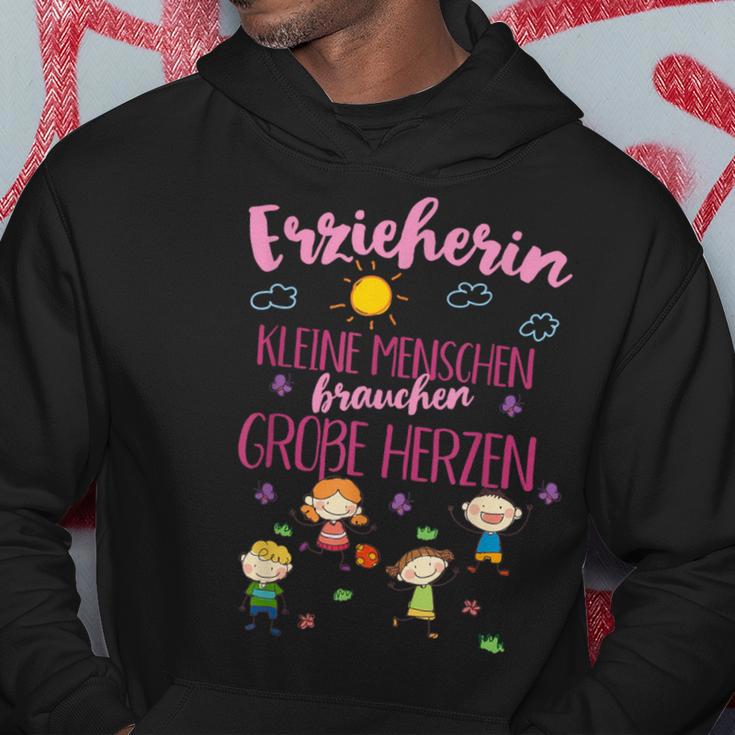 Kleine Menschen Braucht Große Herzen Little People Need B Hoodie Lustige Geschenke