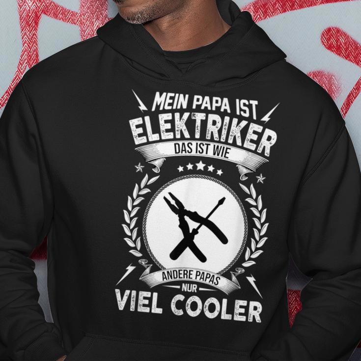 Mein Papa Ist Elektroriker Das Ist Wie Andere Papas Nur Kapuzenpullover Lustige Geschenke