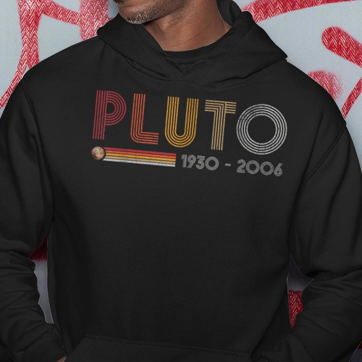 Pluto Vergiss Science And Astronomy Nerd Retro Hoodie Lustige Geschenke