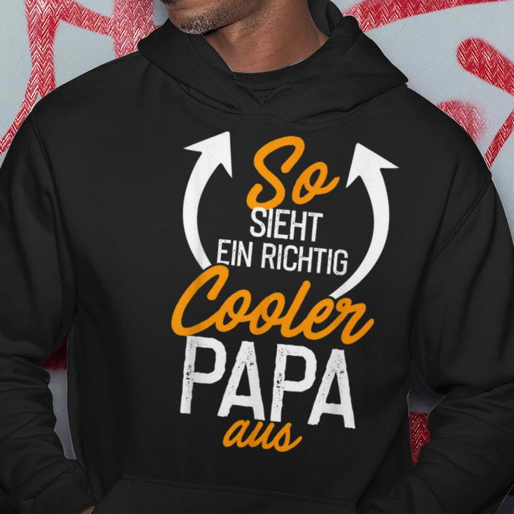 So Sieht Ein Cooler Papa Aus Slogan Hoodie zum Vatertag, Schwarz S Lustige Geschenke