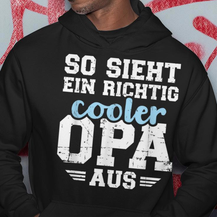 With So Sieht Ein Richtig Cooler Opa German Text Black Hoodie Lustige Geschenke