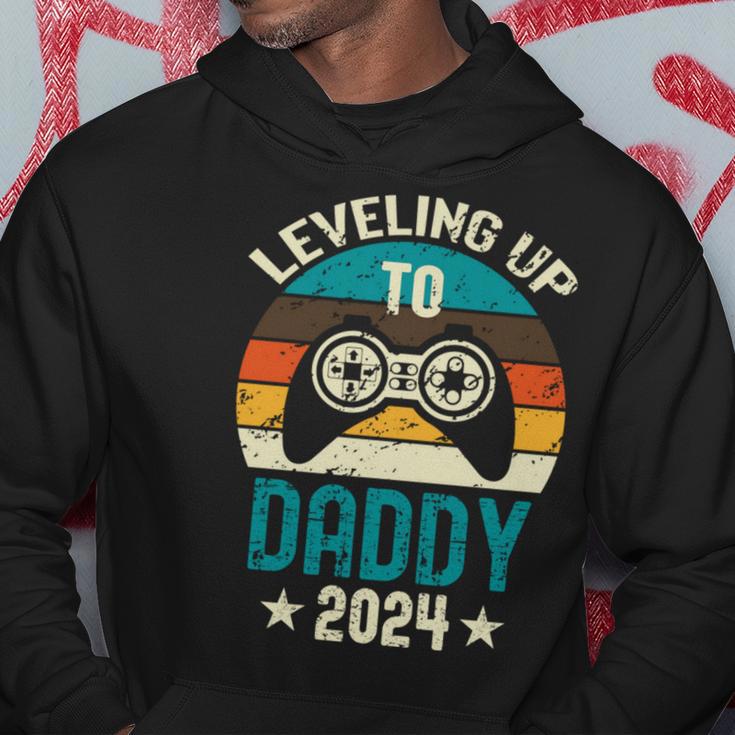 Soon To Be Daddy 2024 Lustige Schwangerschaft Ankündigung Papa Kapuzenpullover Lustige Geschenke