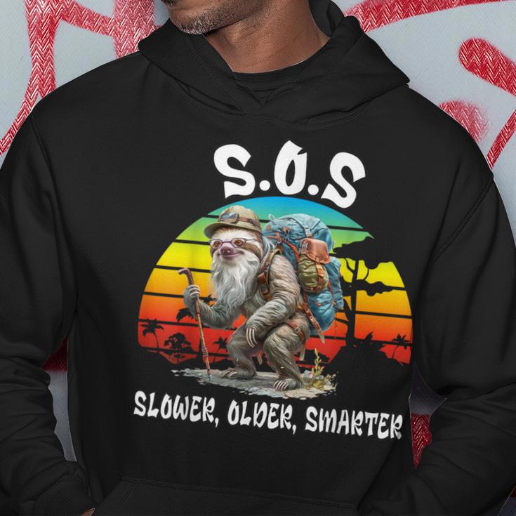 SOS Slower Older Smarter Wandern Faultier Abenteuer Hoodie Lustige Geschenke