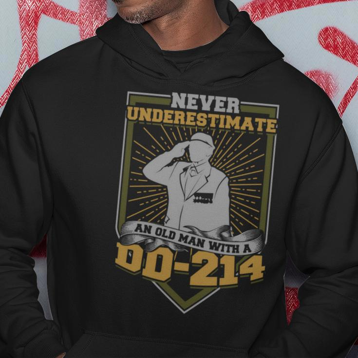 Never Underestimate An Old Man With A Dd-214 Military Hoodie Funny Gifts