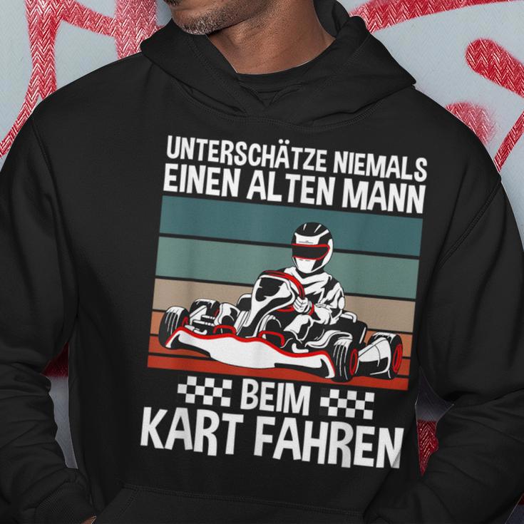 Underschatz Nie Eine Alten Mann Beim Kart Fahren Gokart Hoodie Lustige Geschenke