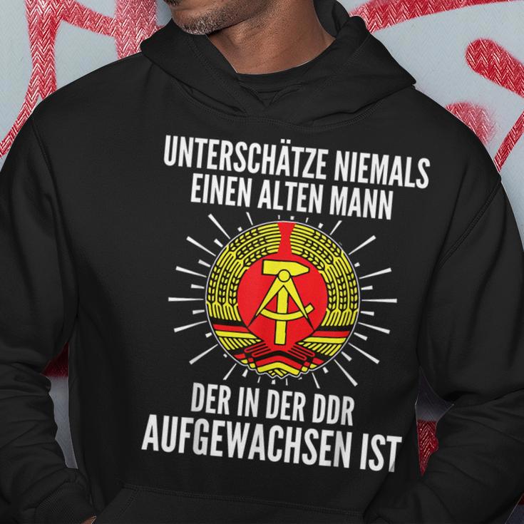 Underschatz Niemals Einen Alte Mann Der In Der Ddr S Hoodie Lustige Geschenke