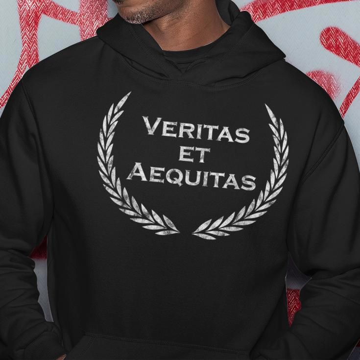 Veritas Et Aequitas Latin Slogan Latin Hoodie Lustige Geschenke