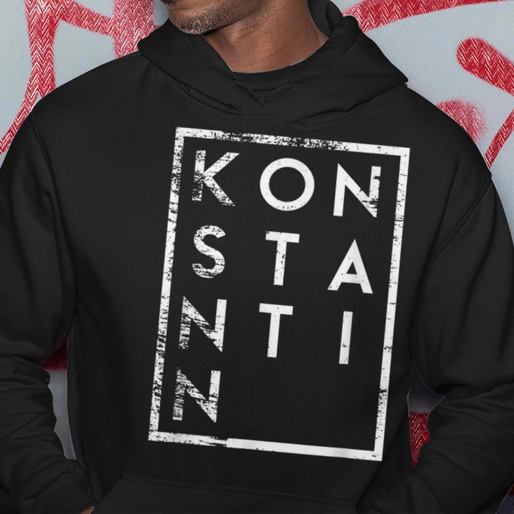 Vintage-Stil Schwarzes Hoodie mit 'Konstantin' Aufdruck, Retro Design Tee Lustige Geschenke