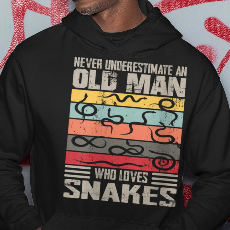 Vintage Never Underestimate An Old Man Who Loves Snakes Cute Hoodie Personalized Gifts