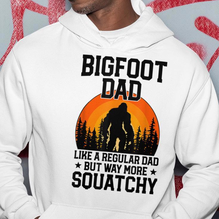 Bigfoot Dad Retro Papa Squatchintage Sasquatchatertag Kapuzenpullover Lustige Geschenke