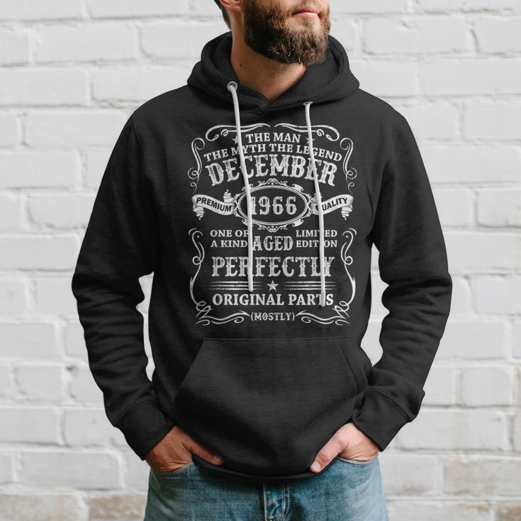 58 Geburtstag Geschenk Mann Mythos Legende Dezember 1966 Hoodie Geschenke für Ihn