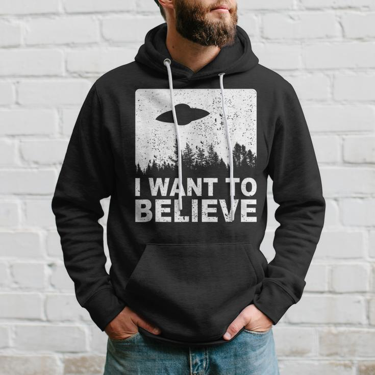 Alien Ufo Hunter Fun Alien Spaceship I Want To Believe Hoodie Gifts for Him