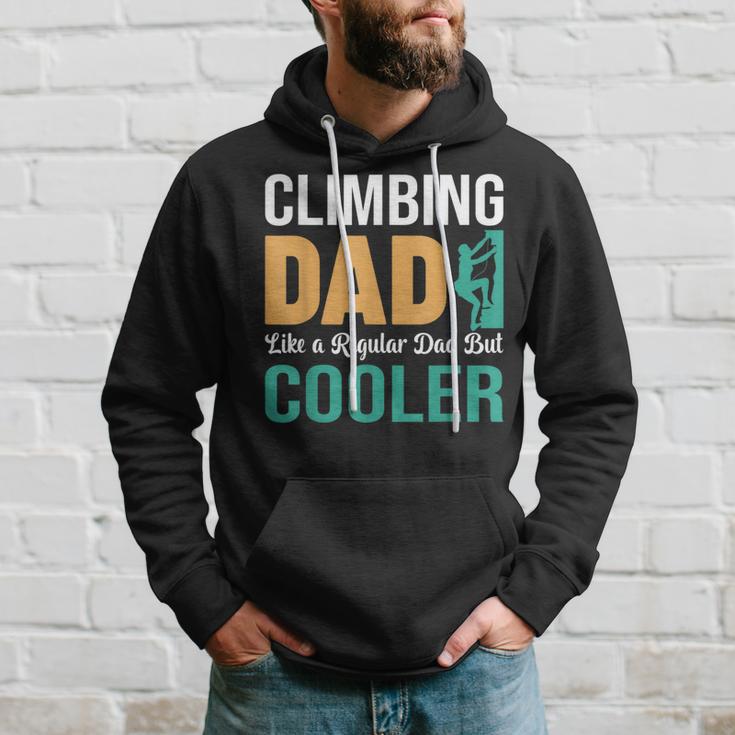 Climbing Dad Like A Regular Dad Klettern Papa Spruch Kapuzenpullover Geschenke für Ihn