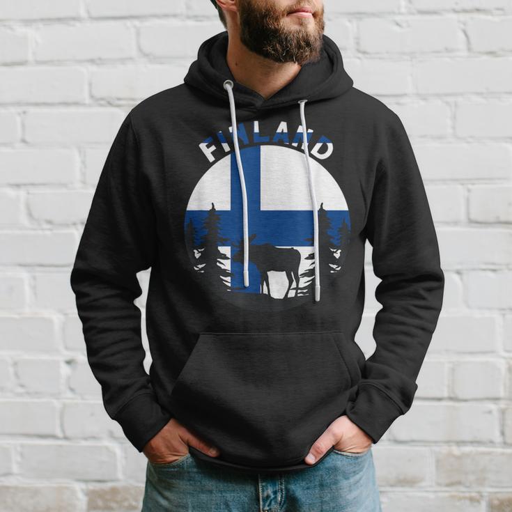 Elch & Waldmotiv Hoodie im Finland-Flaggen Design Geschenke für Ihn