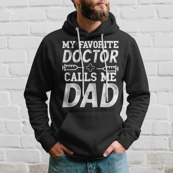 Herren My Favorite Doctor Calls Me Dad Geschenk Für Papaon Dr Kapuzenpullover Geschenke für Ihn