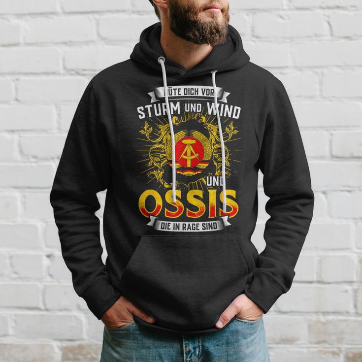 Hut Dichor Sturm Und Wind Und Ossis Die In Rage Sind S Kapuzenpullover Geschenke für Ihn