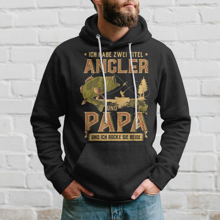 Ich Habe Zwei Titel Angler Und Papa Hecht Mann Carp Fishing S Kapuzenpullover Geschenke für Ihn