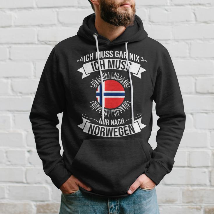 Ich Muss Gar Nix Ich Muss Nur Nach Norway S Hoodie Geschenke für Ihn