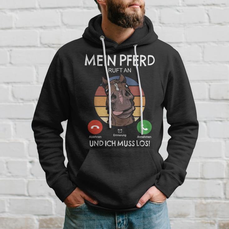 Mein Pferd Ruft An Und Ich Muss Los Reiterin Reiten Pferde German Kapuzenpullover Geschenke für Ihn