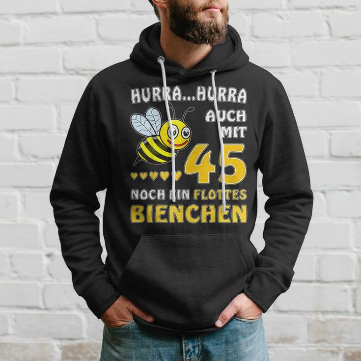 Mit 45 Noch Ein Flottes Bienchen 45 Geburtstag 45 Hoodie Geschenke für Ihn