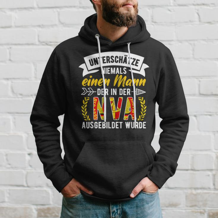 Nva Underschätze Niemals Einen Manneteran East Ddr Ossi Hoodie Geschenke für Ihn