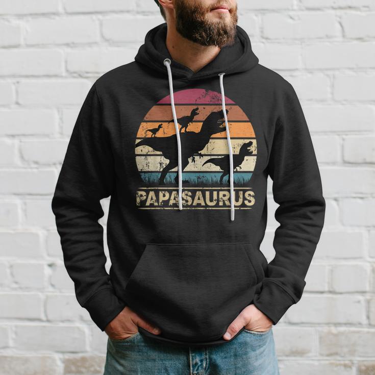 Papasaurus Dinosaur With Papaon Drei Kinder Dino Triplets Kapuzenpullover Geschenke für Ihn