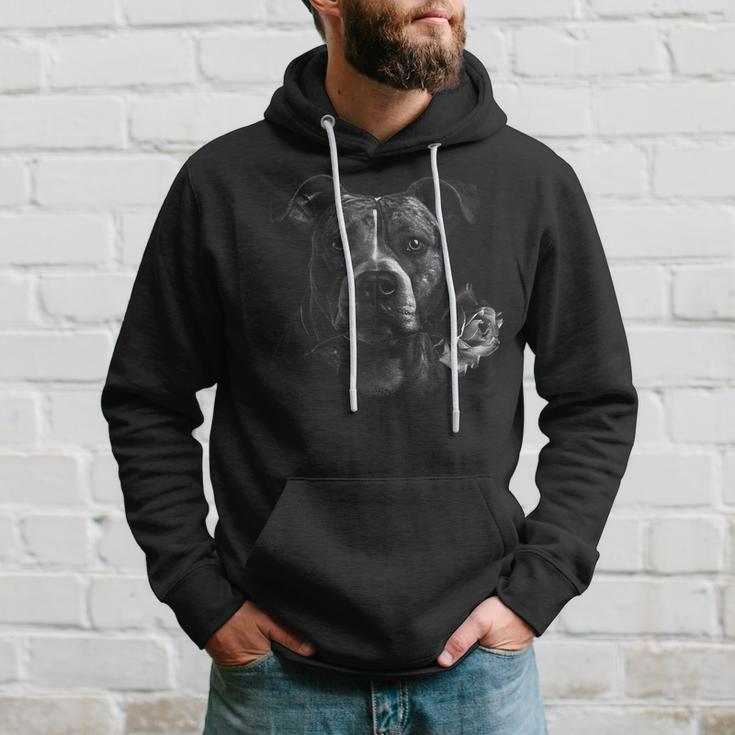 Plain Portrait Of Stafford Terrier And Rose Hoodie Geschenke für Ihn