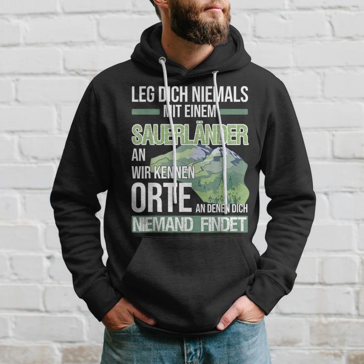 Sauerland Schwarzes Hoodie - Niemals mit Einem Sauerländer Anlegen Geschenke für Ihn