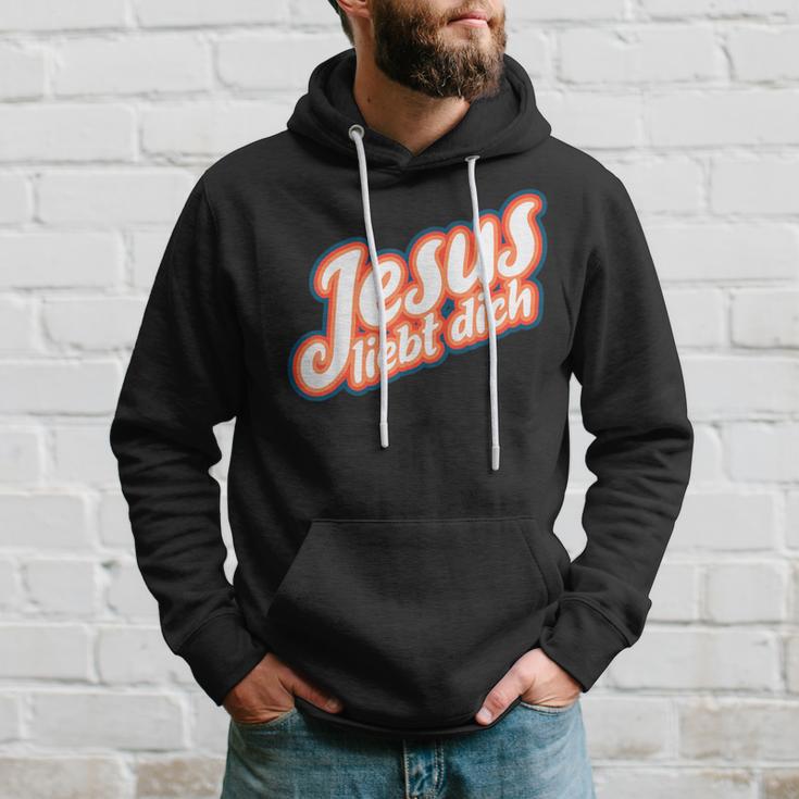 Schwarzes Hoodie mit 'Jesus liebt dich' Aufdruck, Christliche Mode Geschenke für Ihn