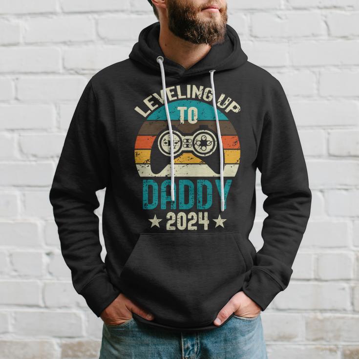 Soon To Be Daddy 2024 Lustige Schwangerschaft Ankündigung Papa Kapuzenpullover Geschenke für Ihn