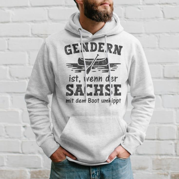 Gendern Ist Wenn Der Sachse Mit Dem Boot Umkippt Hoodie Geschenke für Ihn