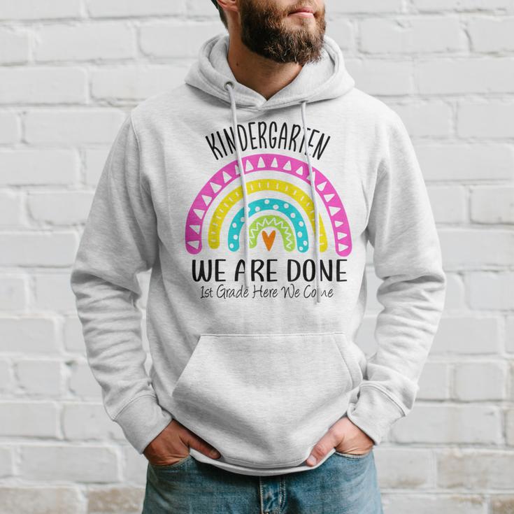 Kindergarten Abschluss 1 Klasse Hier Kommen Wir Regenbogen Hoodie Geschenke für Ihn