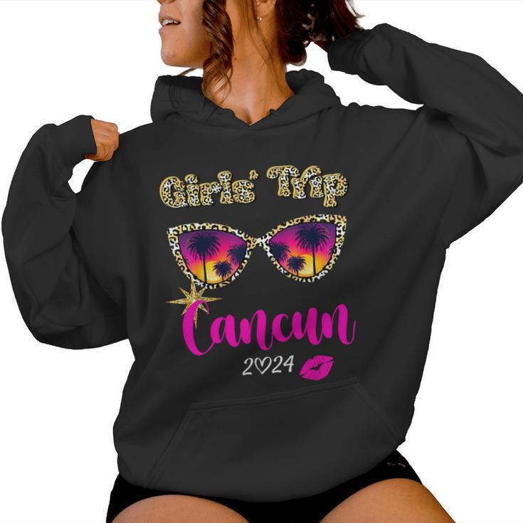 Girls Trip Cancun 2024 Beach Weekend Birthday Squad Women Hoodie