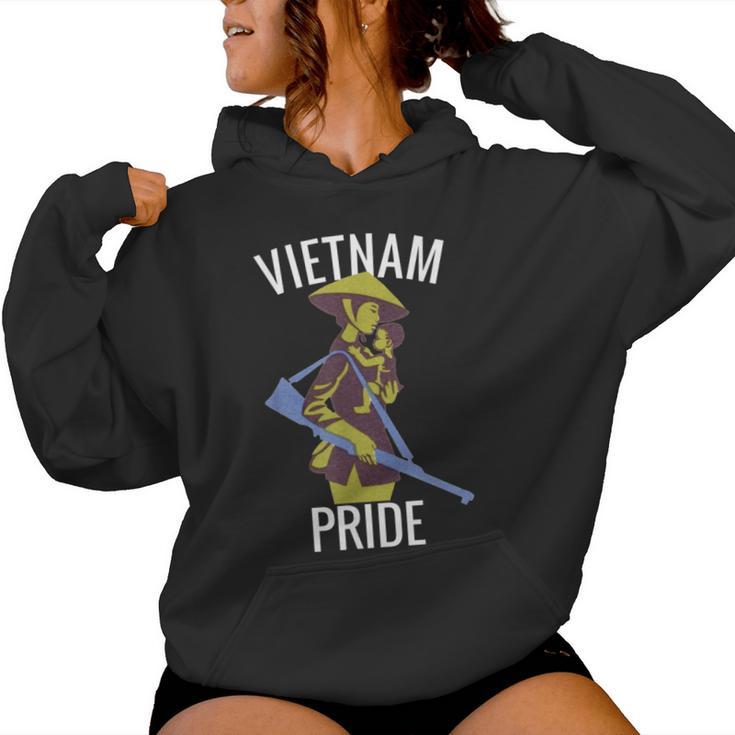 Retro Militant Vietnam Pride Vietnamese Mom I Love Vietnam Women Hoodie