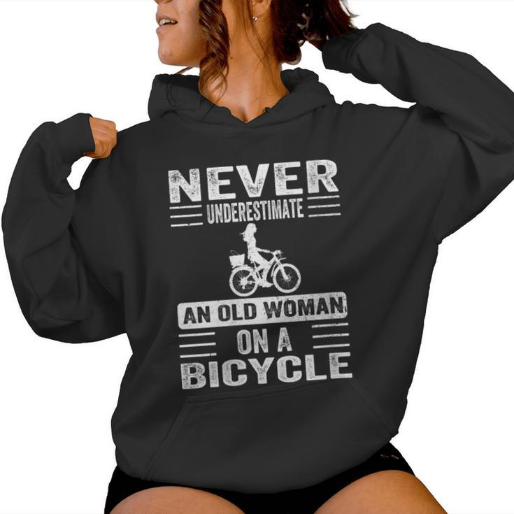 Vintage Never Underestimate An Old Woman On A Bicycle Retro Women Hoodie