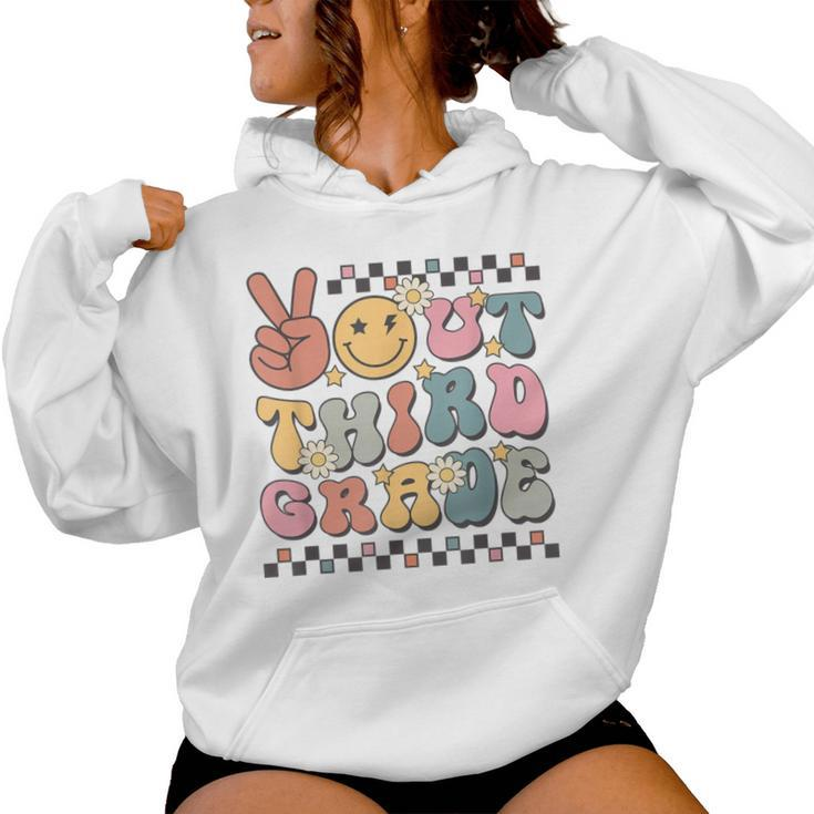 Groovy Last Day Of School 3Rd Grade Peace Out Third Grade Women Hoodie