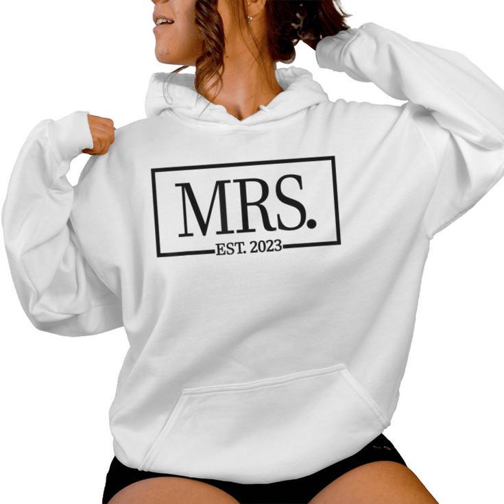 Mrs Est 2023 Married Couple Wife Husband Mr Wedding Mrs Women Hoodie