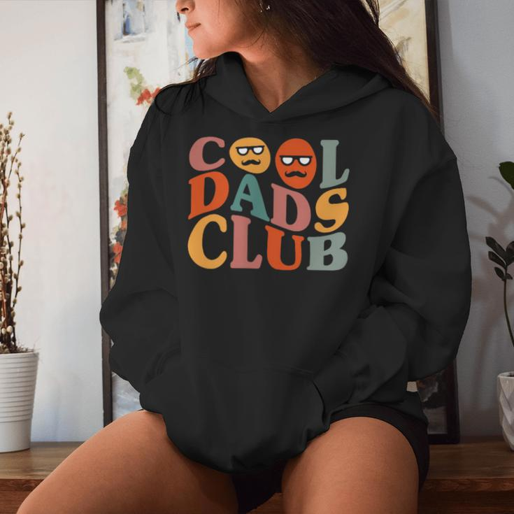Cool Dads Club Dad Father's Day Retro Groovy Pocket Women Hoodie Gifts for Her