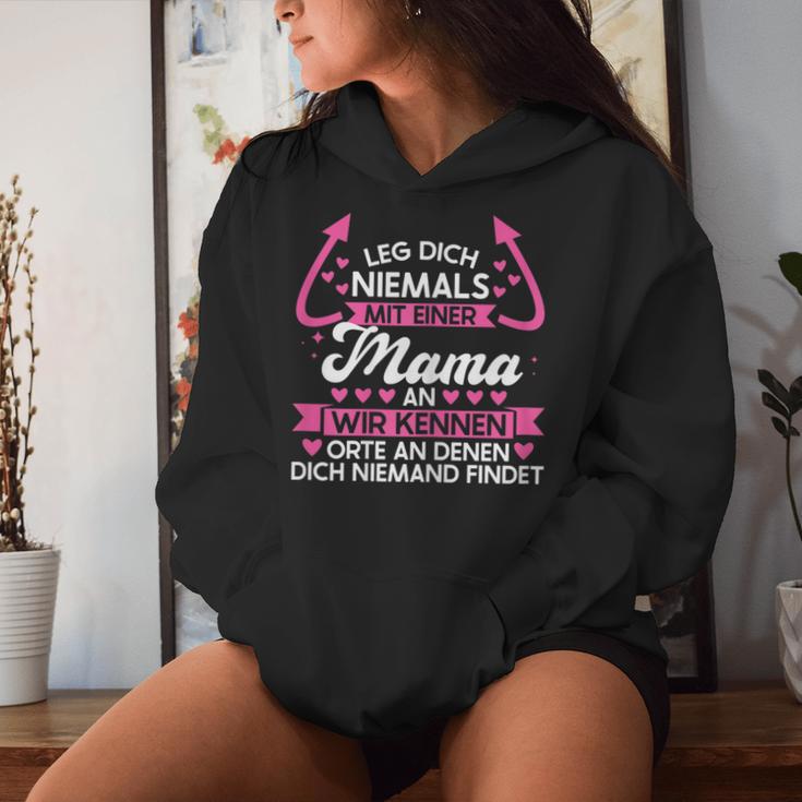 Damen Leg Dich Niemals Mit Einer Mama Und Mutter Familie Kapuzenpullover für Damen Geschenke für Sie